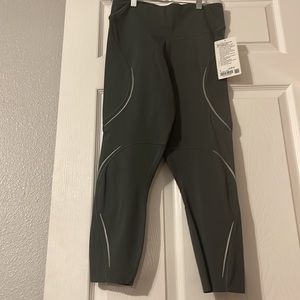 NWT Lululemon Base Pace HR Crop 23’ *Reflective
